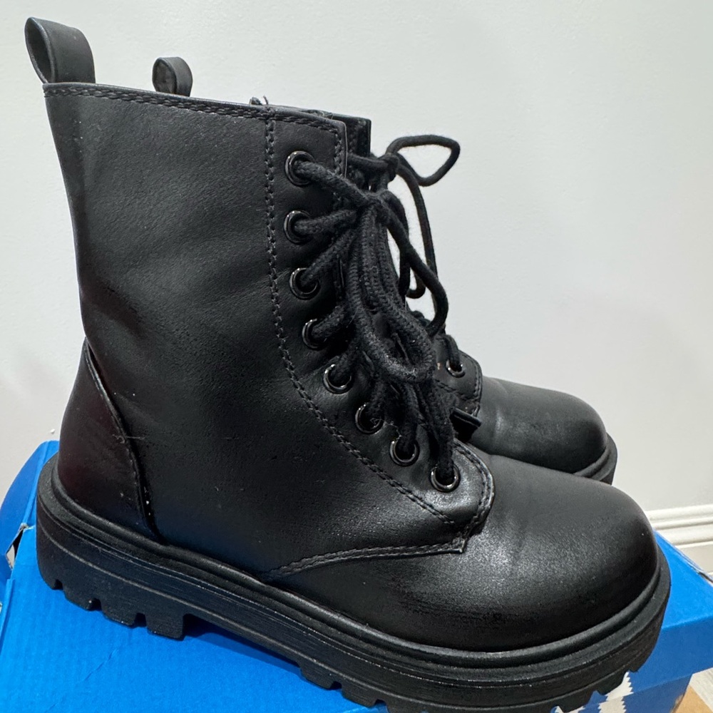 Women’s combat boots